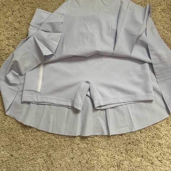 NWT Nike Women`s Regular Club Embossed Floral Print Golf Skirt sz M (142) - Picture 7 of 11